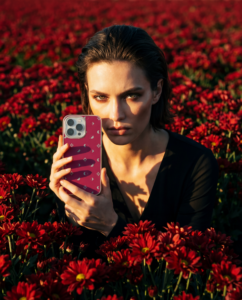 Repeating pattern phone case